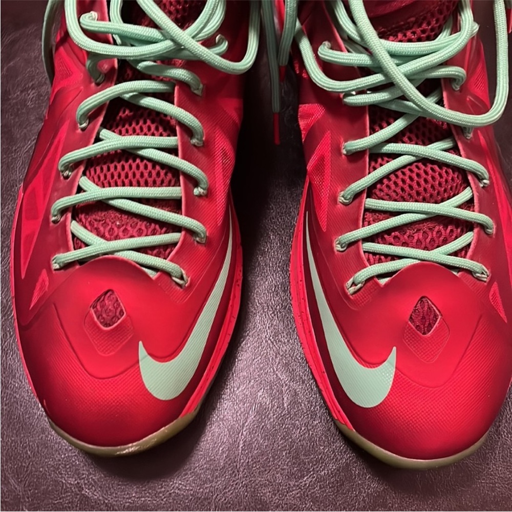 Preowned Nike Lebron James 10X Christmas University Red Lace Green Size 14 Men